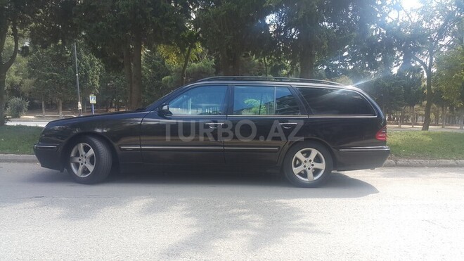 Mercedes E 270 2001, 210,000 km - 2.7 л - Bakı