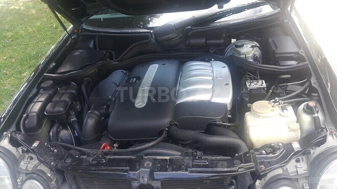Mercedes E 270 2001, 210,000 km - 2.7 л - Bakı