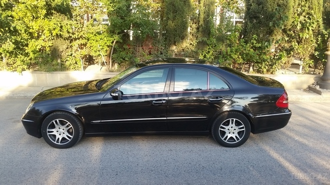 Mercedes E 220 2003, 333,000 km - 2.2 l - Bakı