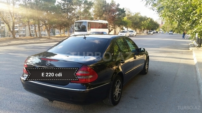 Mercedes E 220 2003, 333,000 km - 2.2 l - Bakı