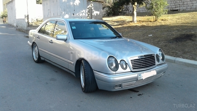 Mercedes E 240 1998, 295,000 km - 2.4 l - Bakı