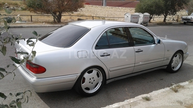 Mercedes E 240 1998, 295,000 km - 2.4 l - Bakı
