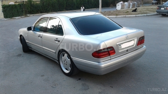 Mercedes E 240 1998, 295,000 km - 2.4 l - Bakı