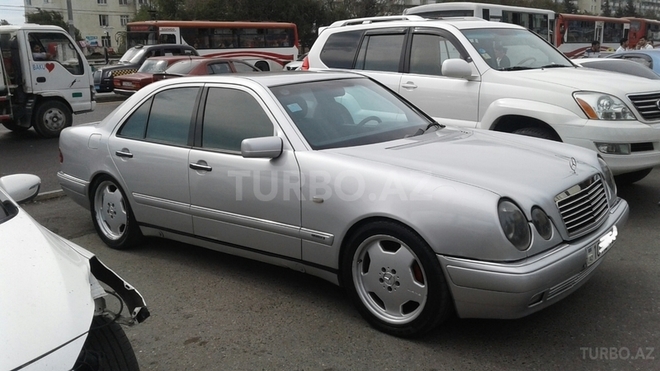 Mercedes E 240 1998, 295,000 km - 2.4 l - Bakı