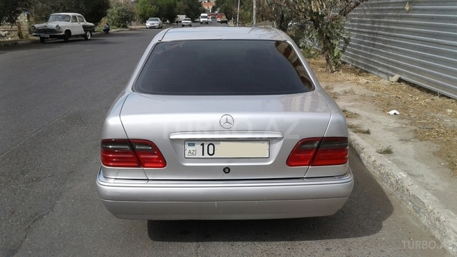 Mercedes E 240 1998, 295,000 km - 2.4 l - Bakı