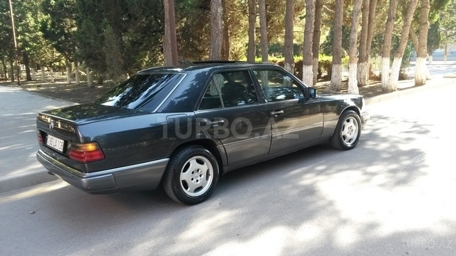 Mercedes E 200 1994, 25,000 km - 2.0 l - Bakı