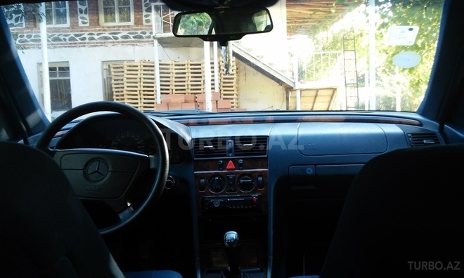 Mercedes C 180 1996, 392,000 km - 1.8 l - Zaqatala