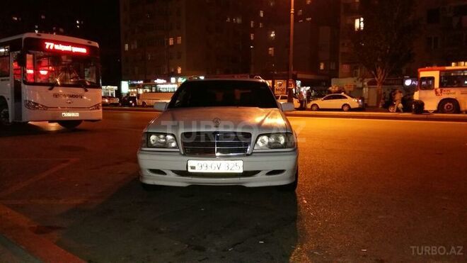 Mercedes C 220 1998, 318,000 km - 2.2 л - Bakı
