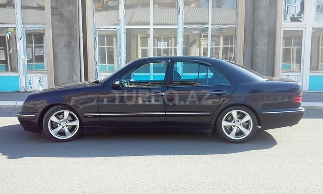 Mercedes E 270 2000, 280,000 km - 2.7 l - Bakı