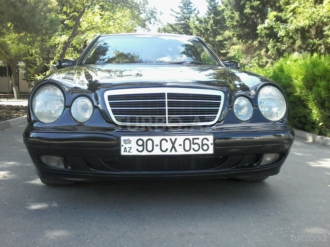 Mercedes E 220 2001, 196,000 km - 2.2 l - Sumqayıt