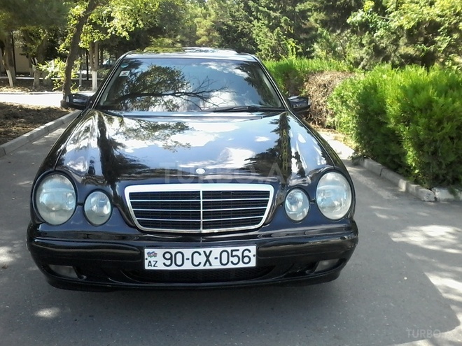Mercedes E 220 2001, 196,000 km - 2.2 l - Sumqayıt