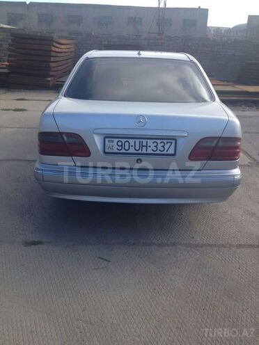 Mercedes E 320 2001, 230,000 km - 3.2 л - Bakı