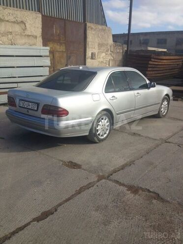 Mercedes E 320 2001, 230,000 km - 3.2 л - Bakı