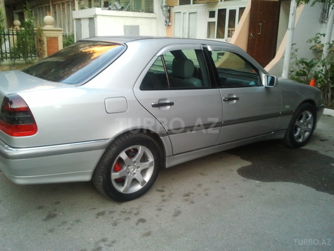 Mercedes C 200 1999, 245,000 km - 2.0 l - Bakı