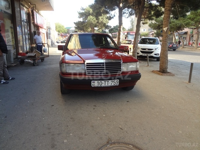 Mercedes 190 1990, 70,000 km - 2.5 l - Bakı