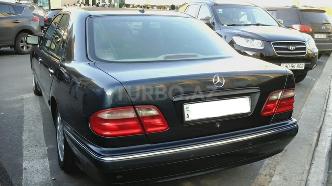 Mercedes E 240 2000, 121,488 km - 2.6 l - Bakı