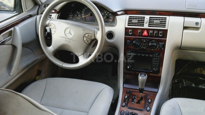 Mercedes E 240 2000, 121,488 km - 2.6 l - Bakı
