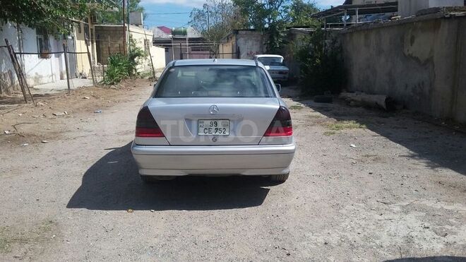 Mercedes C 230 2000, 135,000 km - 2.3 l - Bakı