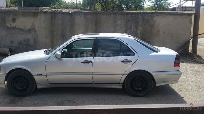 Mercedes C 230 2000, 135,000 km - 2.3 l - Bakı