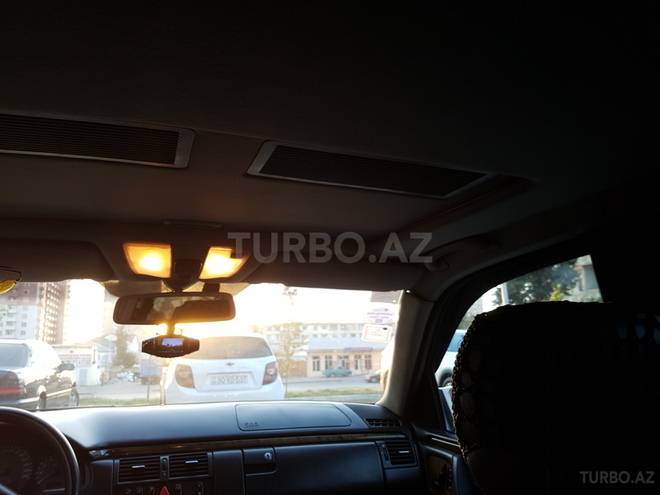 Mercedes E 320 1999, 290,000 km - 3.2 l - Bakı