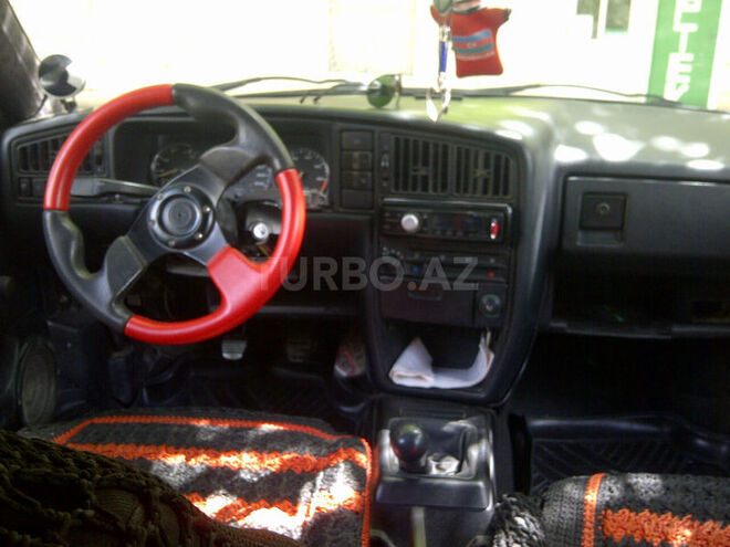Volkswagen  1990, 120,000 km - 2.0 l - Sabirabad