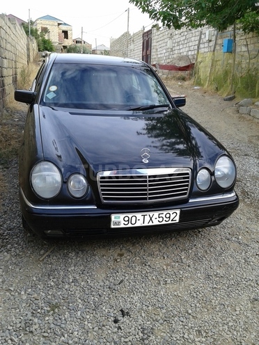 Mercedes E 200 1999, 60,000 km - 0.2 л - Bakı