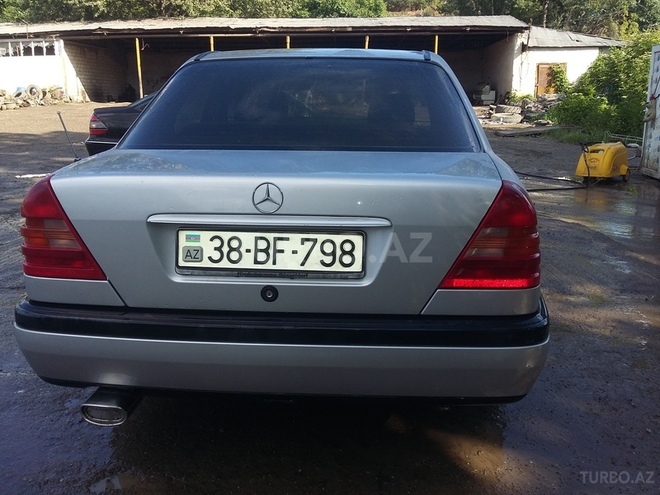 Mercedes C 180 1993, 32,000 km - 1.8 l - Qusar