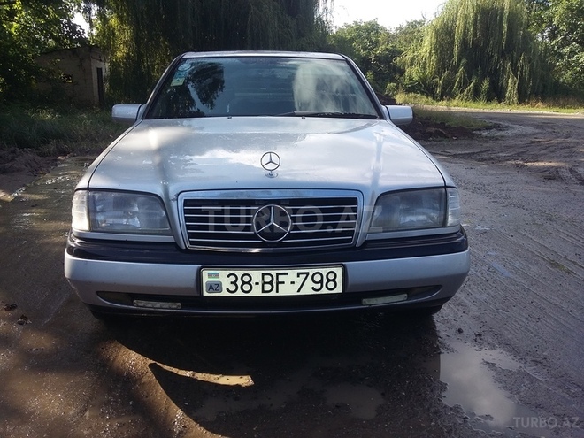 Mercedes C 180 1993, 32,000 km - 1.8 l - Qusar