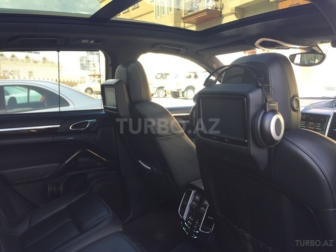 Porsche Cayenne 2011, 77,700 km - 4.8 l - Bakı
