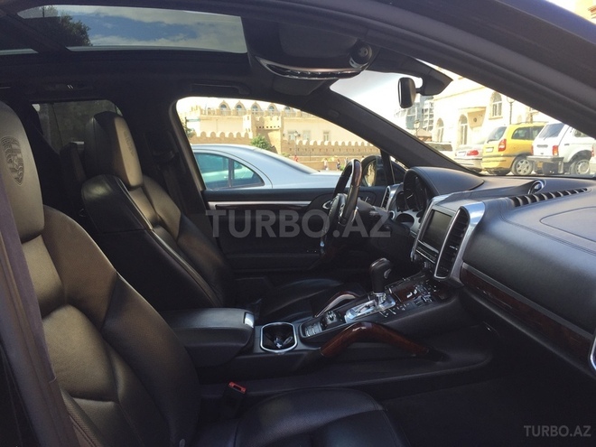 Porsche Cayenne 2011, 77,700 km - 4.8 l - Bakı
