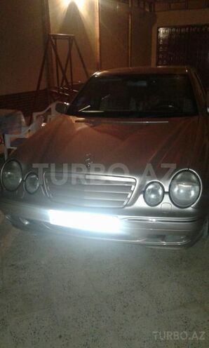 Mercedes E 220 2000, 317,225 km - 2.2 l - Gəncə