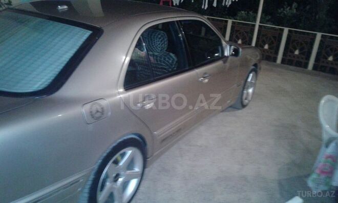 Mercedes E 220 2000, 317,225 km - 2.2 l - Gəncə