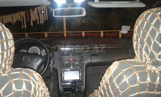 Mercedes E 220 2000, 317,225 km - 2.2 l - Gəncə