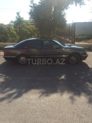 Mercedes E 240 2000, 156,000 km - 2.4 l - Bakı