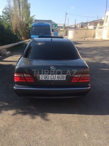 Mercedes E 240 2000, 156,000 km - 2.4 l - Bakı