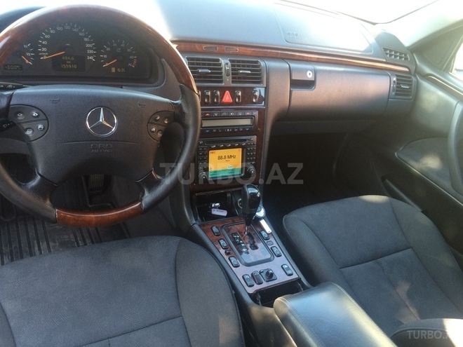 Mercedes E 240 2000, 156,000 km - 2.4 l - Bakı