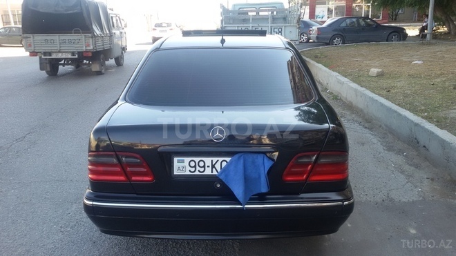 Mercedes E 270 2000, 330,000 km - 2.7 l - Bakı