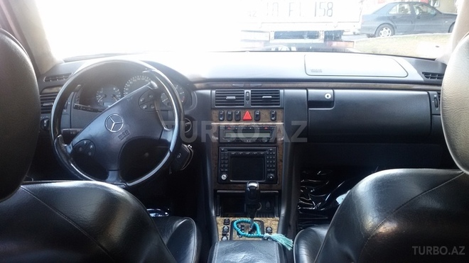 Mercedes E 270 2000, 330,000 km - 2.7 l - Bakı