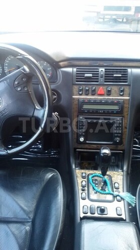 Mercedes E 270 2000, 330,000 km - 2.7 l - Bakı