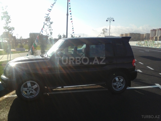 Mitsubishi Pajero io 2001, 295,000 km - 1.8 л - Sumqayıt