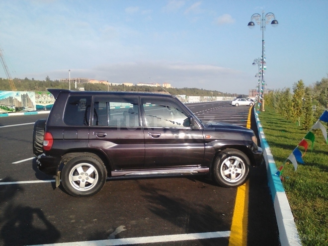 Mitsubishi Pajero io 2001, 295,000 km - 1.8 л - Sumqayıt