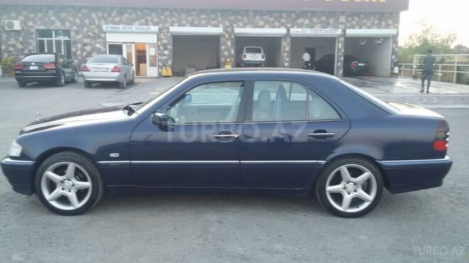 Mercedes C 200 2000, 196,000 km - 2.0 l - Bakı