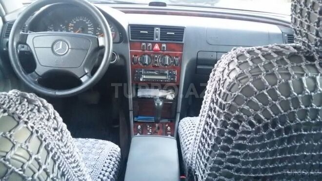 Mercedes C 200 2000, 196,000 km - 2.0 l - Bakı