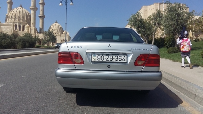 Mercedes E 300 1999, 250,000 km - 3.0 л - Bakı