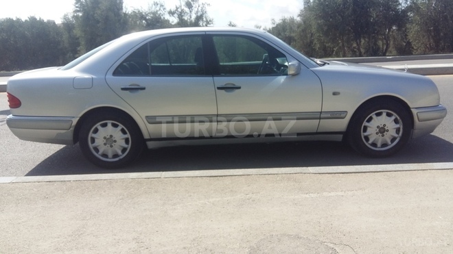 Mercedes E 300 1999, 250,000 km - 3.0 л - Bakı