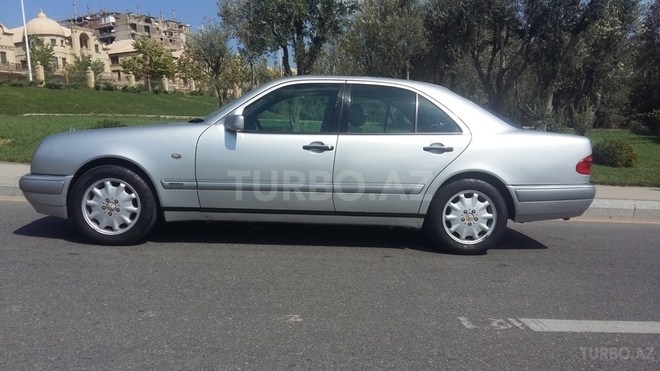 Mercedes E 300 1999, 250,000 km - 3.0 л - Bakı