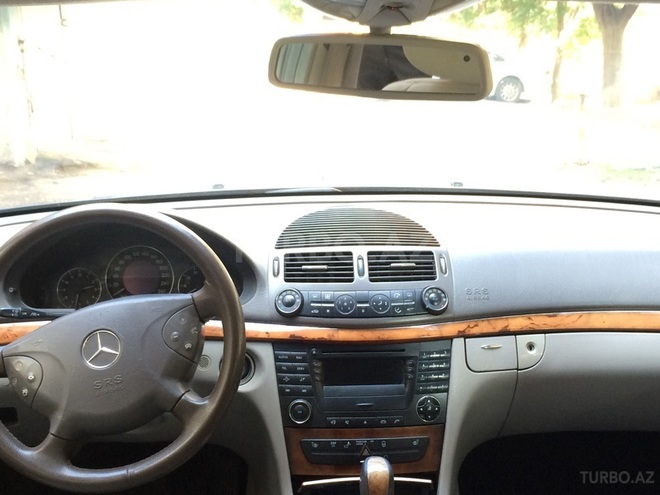 Mercedes E 240 2004, 265,000 km - 2.4 l - Bakı