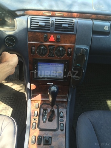 Mercedes E 280 2000, 222,000 km - 2.8 l - Bakı