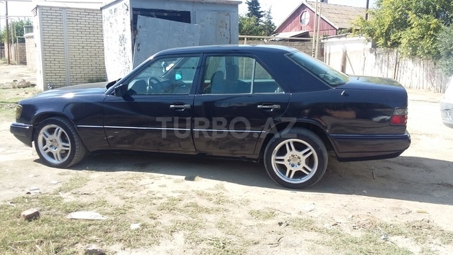 Mercedes E 220 1994, 200,000 km - 2.2 l - Bakı