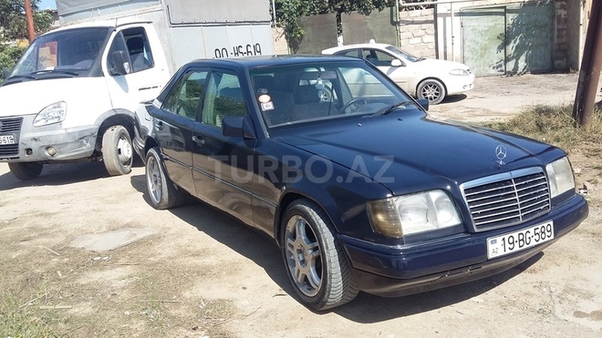 Mercedes E 220 1994, 200,000 km - 2.2 l - Bakı